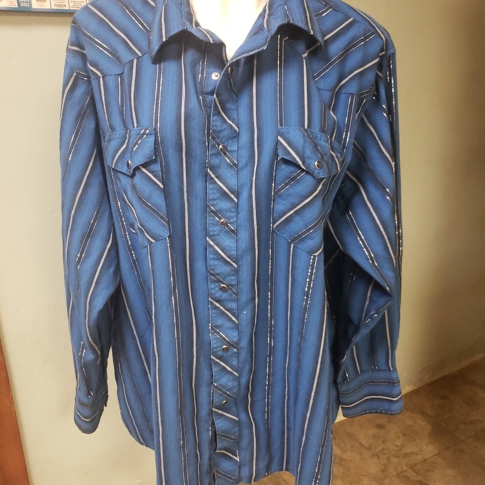 Womens western pearl snap shirt wrangler size 2XL Blue plaid with silver thread